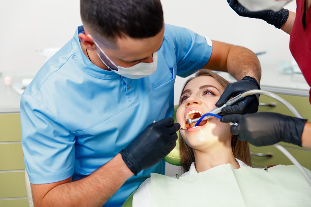 Difference Between and Dental Assistant and Dental Hygienist